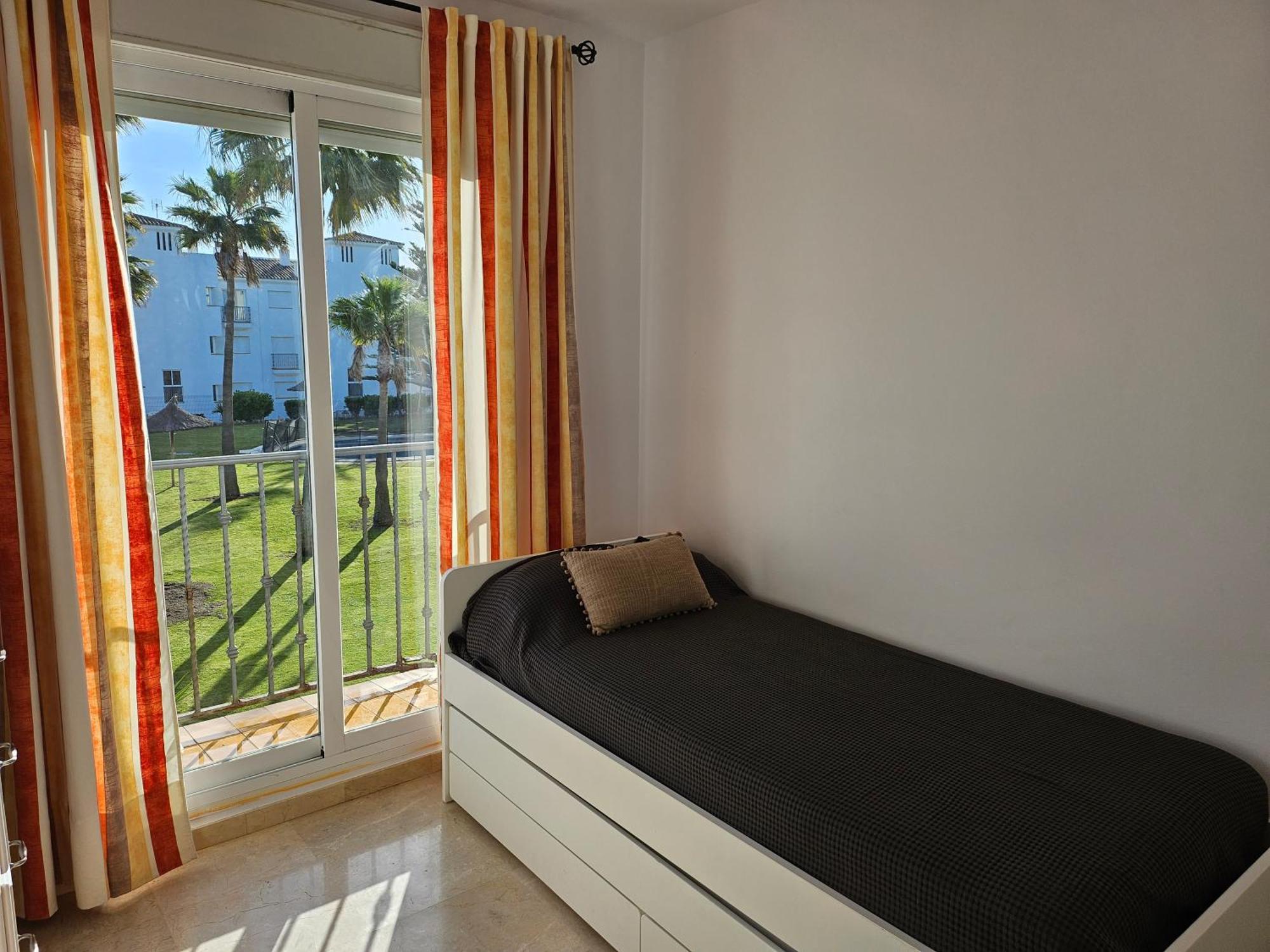 3 Bedrooms With Pool & Parking, Close To Sea And Gibraltar Manilva Extérieur photo