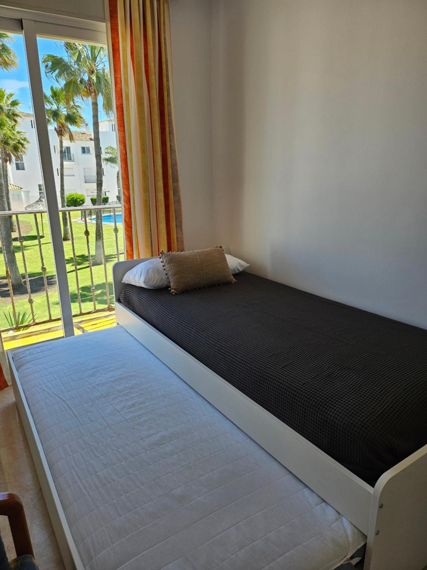 3 Bedrooms With Pool & Parking, Close To Sea And Gibraltar Manilva Extérieur photo